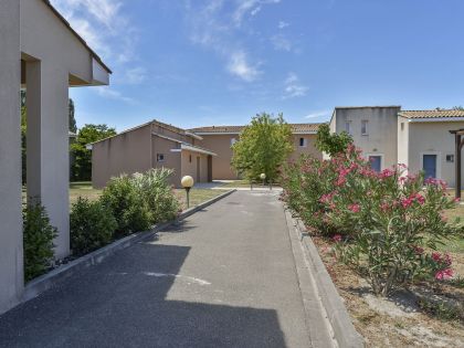 Sun hols les rives du lac
